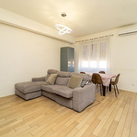 Central Maya Apartment Milan Bagian luar foto